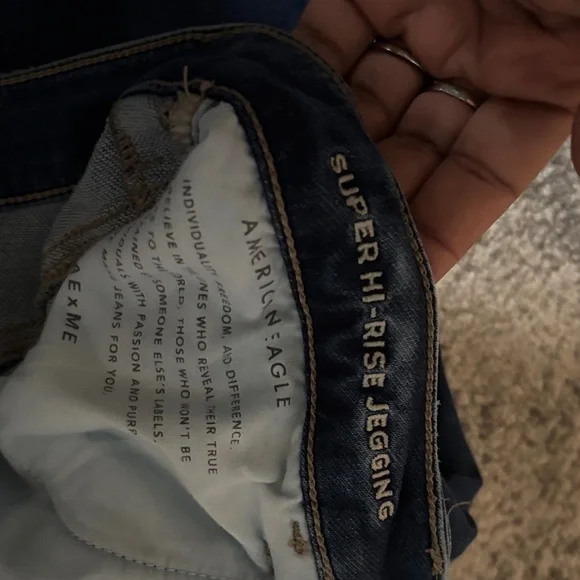 American Eagle Outfitters High Rise Blue Distressed Jeans - Picture 4 of 4